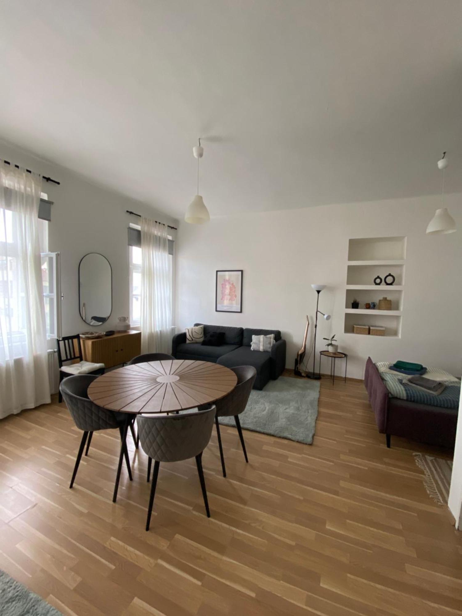 Roomy Apartment Close To Palmovka Praga Esterno foto